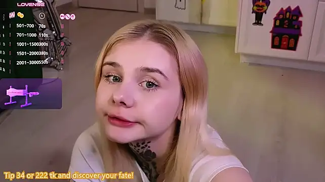 Britney_Lynch - teasing ass with fingers