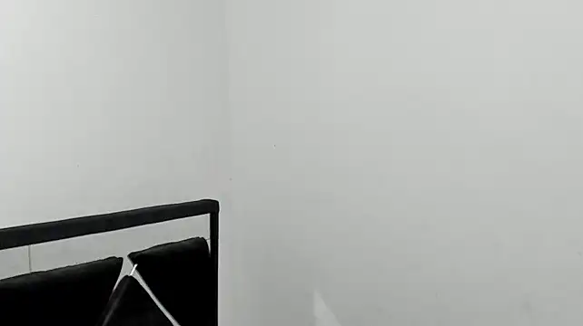 TrinityJames_ - show finger in my ass