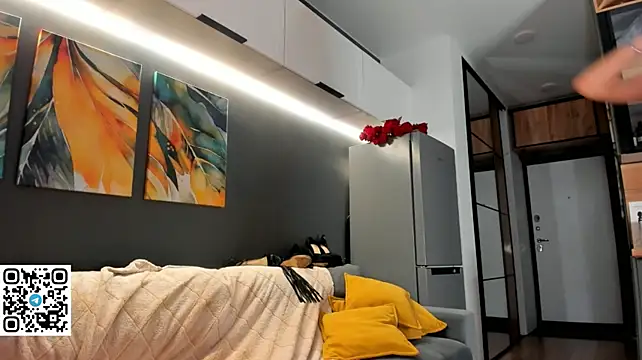 Danger_Bella - Do you like my outfit ?