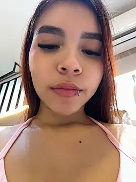 Cata_vargas - NUDE IN THE MIDDLE OF CLOTHES+FUCK PUSSY