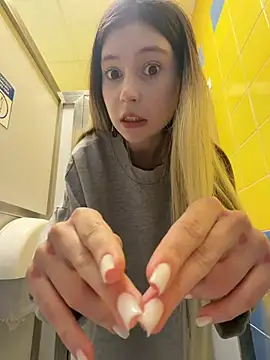 Nancy_chancy - bare ass tease no panties 🍑🍑