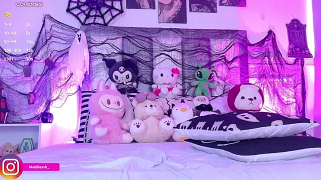 MadieAsh - Show ride dildo + fuck me pussy