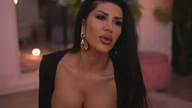 Gallienne_Gold - First orgasm of the night😈