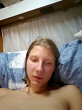 Carriemausi - Nippel in die Kamera 🍆