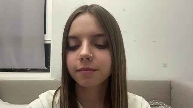 LisaPorse - show feet + smile face