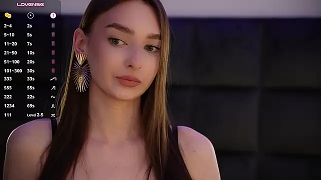 GoldieHarrington - massage / squeeze ass