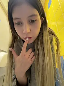 Nancy_chancy - bare ass tease no panties 🍑🍑