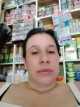MIA-LARIOS - Mostrar pussy ♥️