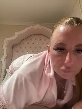 Laceyyxox - Sexy strip 😻