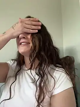 BrattyKiller - make brat smile 🖤💋