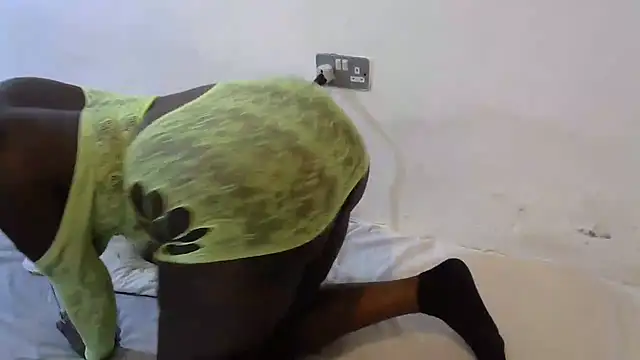 Curvy_lizy - twerk,squirt