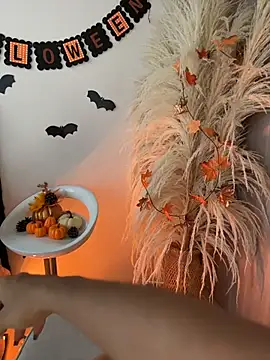 Celeste_Amber - Oil on my tits and spit them🔥