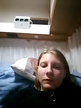 Carriemausi - Nippel in die Kamera 🍆