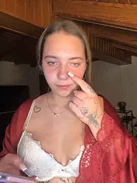 Naomi-Klein - Suck on my finger 😈
