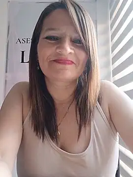 KAREN--03 - Masturbacion in tha office