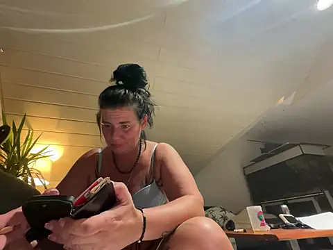 Nachbarin_Bibi - Fotze zerstören 😋💦💦