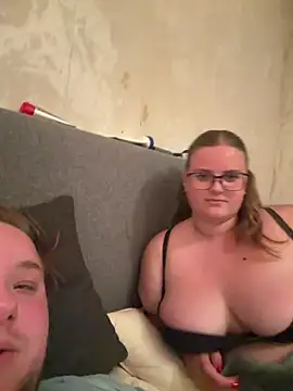 CurvyPaar2 - Bauch zeigen & 5 Bilder