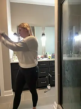 MaggieMayI - Shower and GRWM to go out