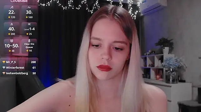 VivienJaques - show off today's look