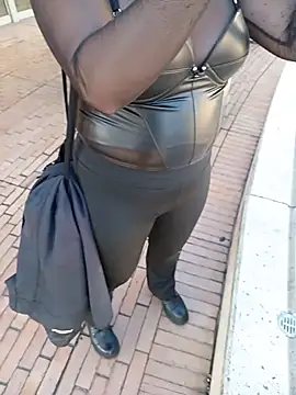 Sophie_banger - Tits out saliva in hard nipples 🥵