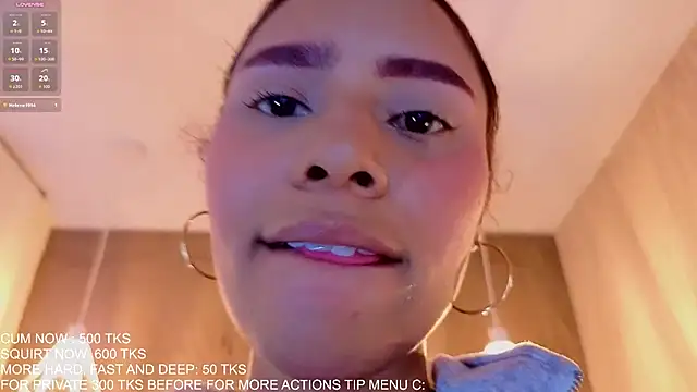 Charlottee_white