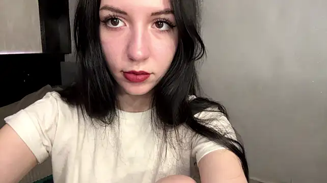Inessa_Nessa - squeeze boobs