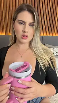 EmiilyAdams_ - TWERK NO PANTIES