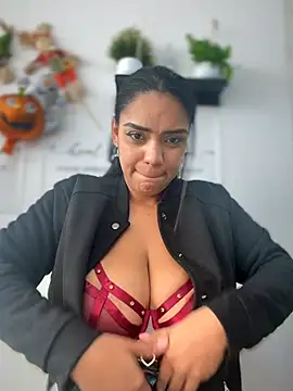 Sara-77 - 🫶🏼☺️VibrateHardInMyClit🤭