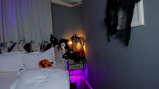 AmedeeaBanks - Slide your finger inside my kitty👉🦪