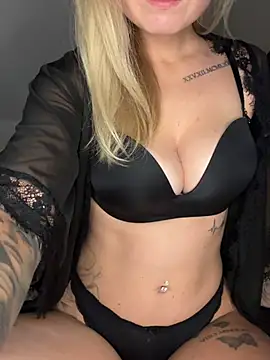 BlondieLinaaa - show ass in doggy 1min 🍑🍑🍑🍑