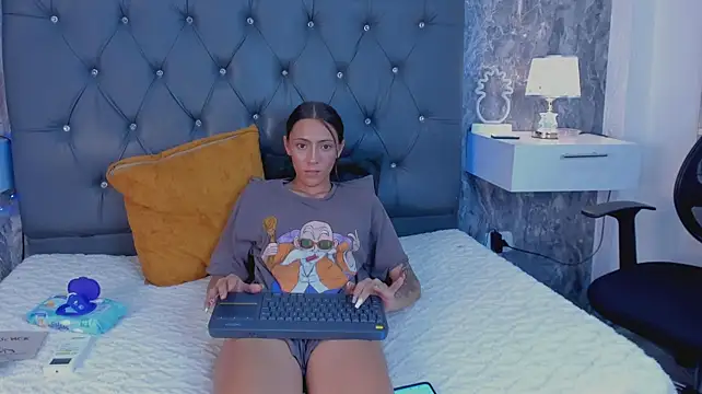 Celeste_bluee - I showing my pussy 🫦🤤💦