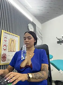 Daniela-sexy - Show your pussy with your legs spread.