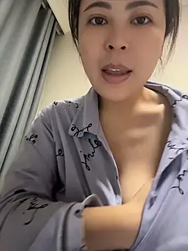 YaoYao8888 - 不穿内裤直播2分钟