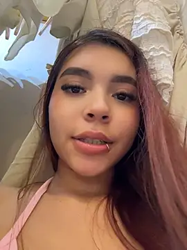 Cata_vargas - NUDE IN THE MIDDLE OF CLOTHES+FUCK PUSSY