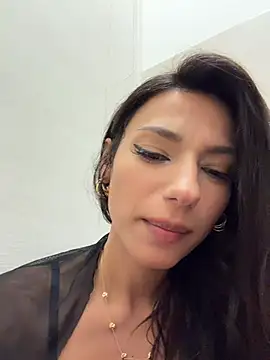 -_MiaQueen_- - Make pussy wet 🤯