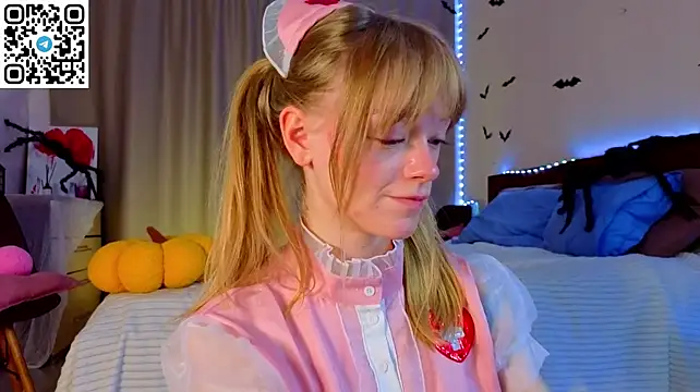 MatthewHoffis - I tease slowly with my panties