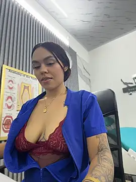 Daniela-sexy - Show your pussy with your legs spread.