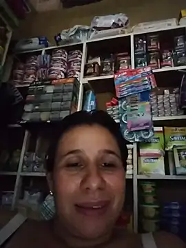 MIA-LARIOS - Mostrar culo abierto ♥️