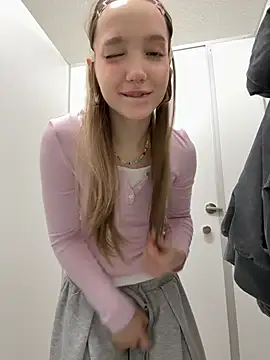 Bambi_lu - keep boobies out 60 sec!!