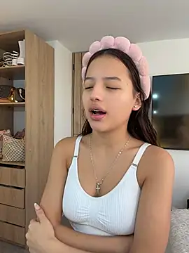 Sofia18_pinkk - Spank ass x5 🍑