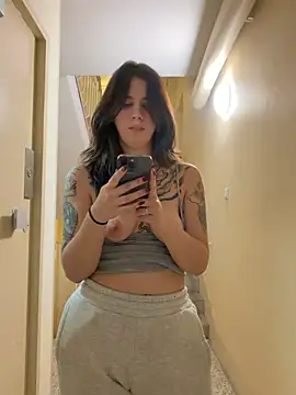Nora-love - 1 Finger in die Pussy Risky👉🏻