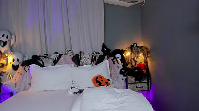AmedeeaBanks - Slide your finger inside my kitty👉🦪
