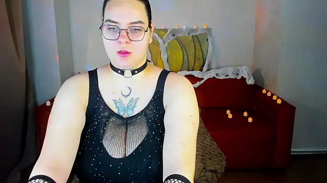 Kity_Mooree - take off my bra