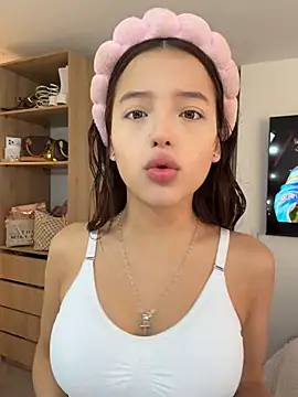 Sofia18_pinkk - Show nipples 🍒