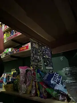 Lannabellx - Play with my boobs in the market 🤫