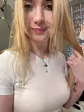 CocosikRay - take off my T-shirt + squeeze my tits