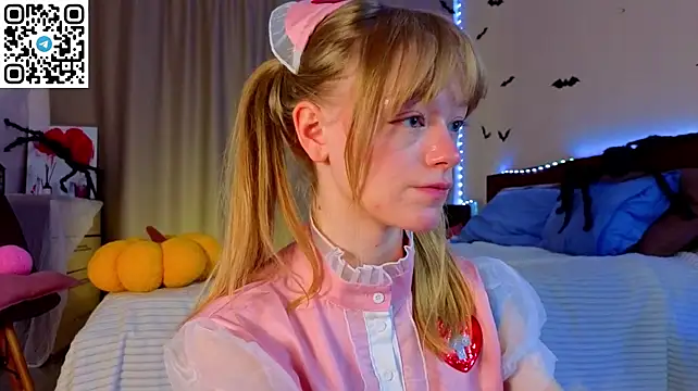 MatthewHoffis - I tease slowly with my panties
