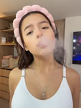 Sofia18_pinkk - Show nipples 🍒