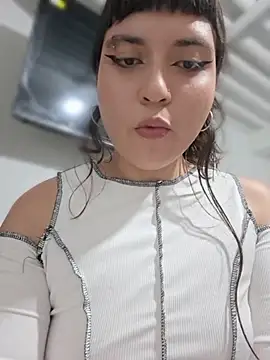 Lubnna - flash pussy