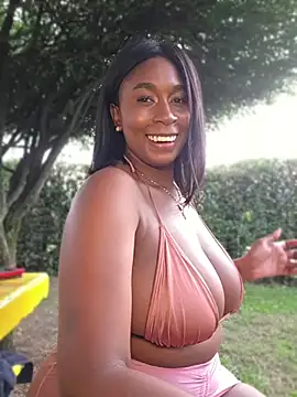 HanaThompson - MAKE ME SQUIRT IN PUBLIC